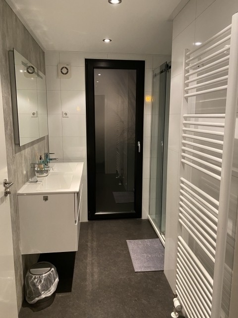 Ensuitebad am Elternschlafzimmer