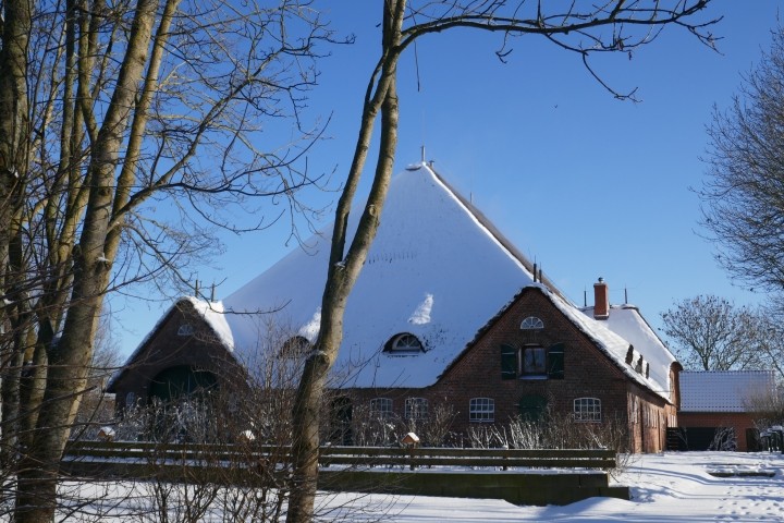 haubarg am meer im Winter