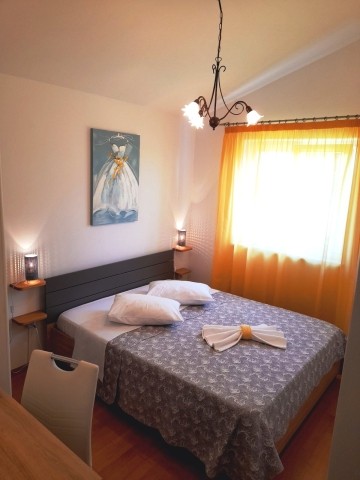 Schlafzimmer 1