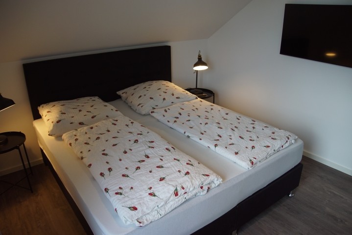 Schlafzimmer 2