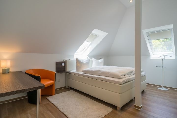 Schlafzimmer 1