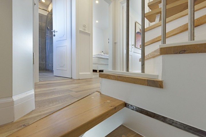 Treppe zum 1. OG
