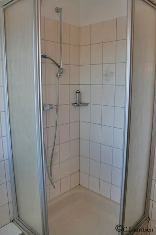 Dusche im oberen Duschbad