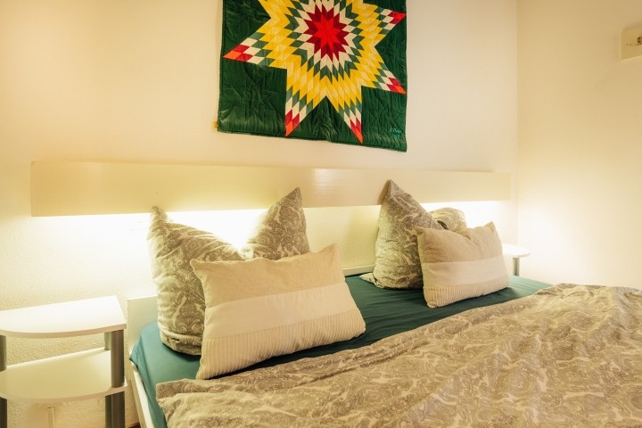 Schlafzimmer 1
