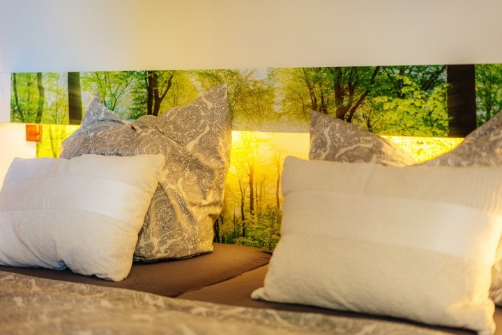 Schlafzimmer 1