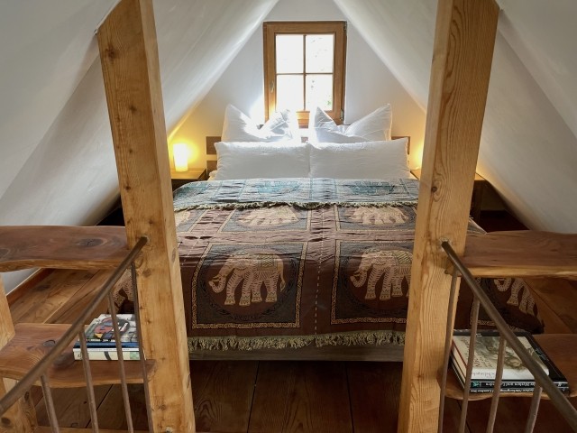 Bett auf Galerie DG