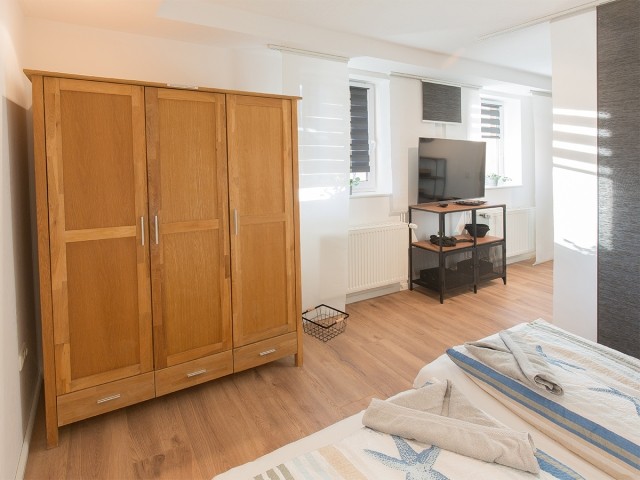 Großer Kleiderschrank