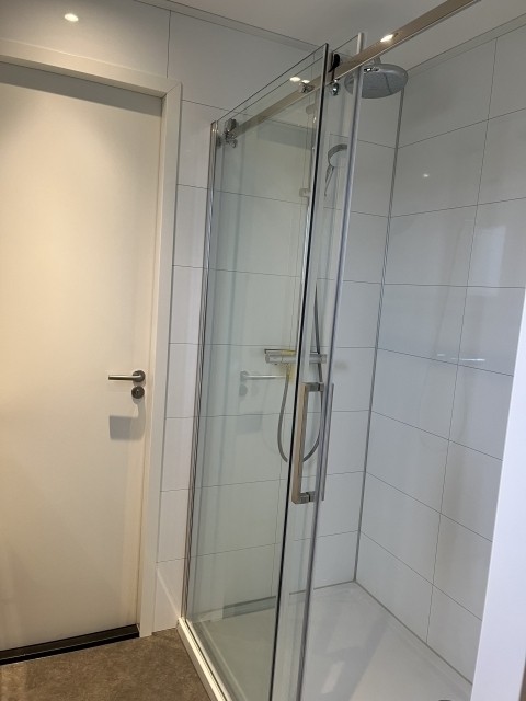 Bad mit Rainshower-Dusche