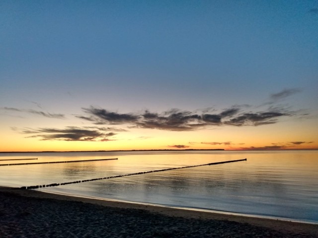 Abendlicher Blick von Dranske Richtung Hiddensee