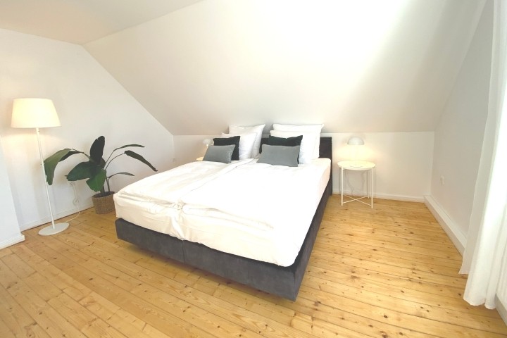 Elternschlafzimmer mit Doppelbett (Boxspring) auch einzeln stellbar