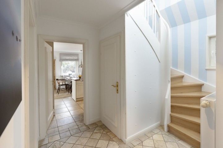 Flur und Treppe