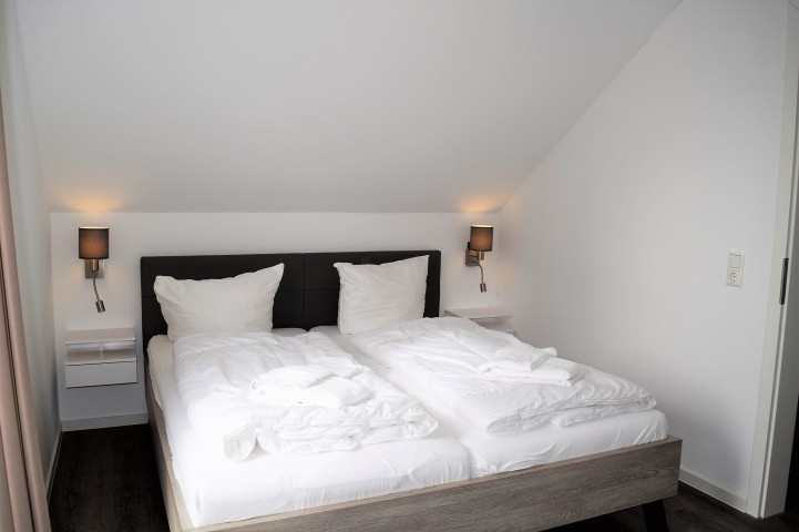 Schlafzimmer DG