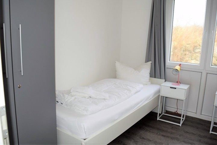 Kinder-/Jugendzimmer 1. OG, eine Seite
