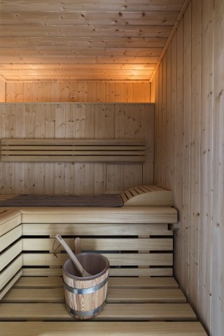 relaxen in der wohligen Wärme der Sauna