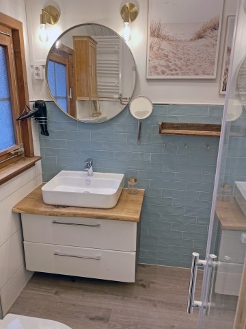 Badezimmer mit Waschmaschine