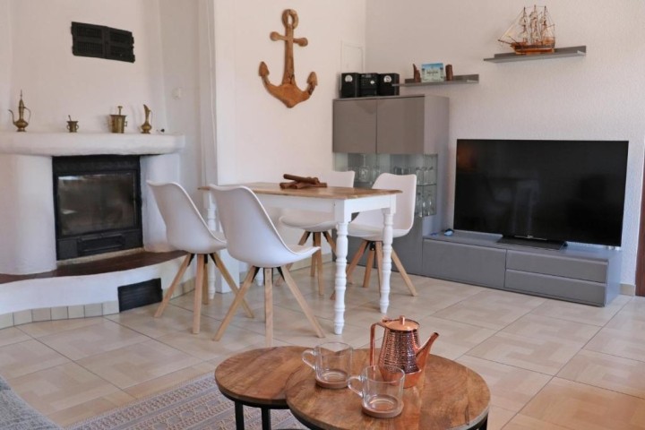 Das Wohnzimmer mit 55 Zoll Smart-TV