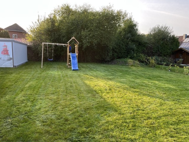 Garten mit Klettergerüst