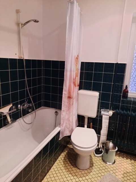 Bad mit Badewanne