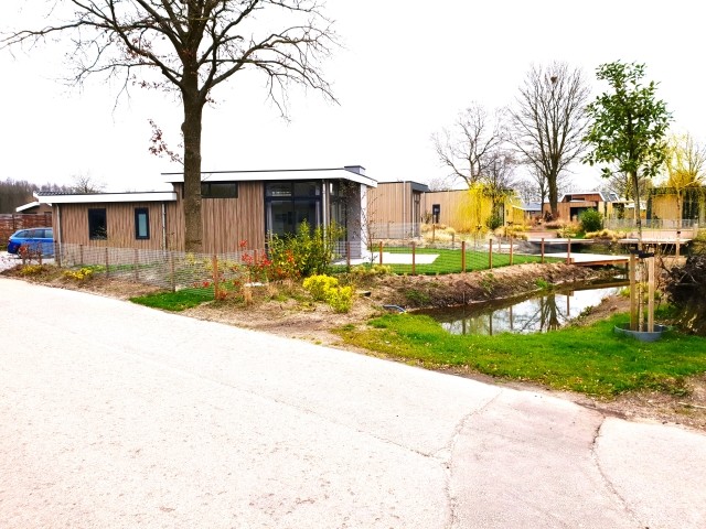 Von der Straße aus
