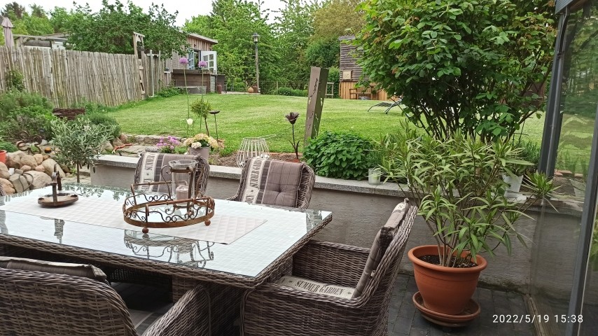 Terrasse mit Gartenblick