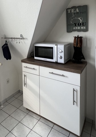 Küche Teilansicht mit Mikrowelle