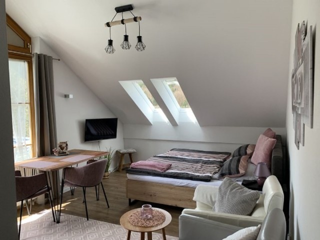 Wohn-Schlafzimmer mit Verdunkelung