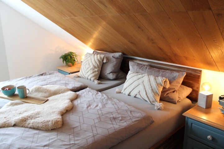 Schlafzimmer 1