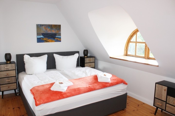 2. Schlafzimmer