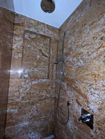 Badezimmer 1