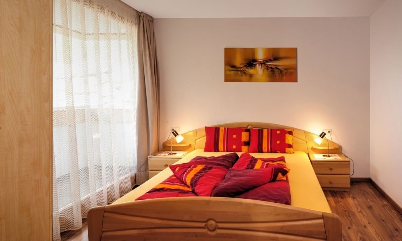 Schlafzimmer 1