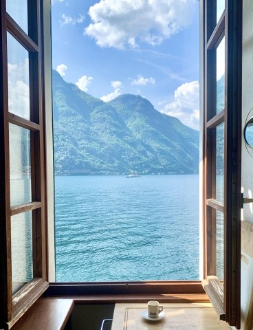 Alle 5 Fenster haben Seeblick
