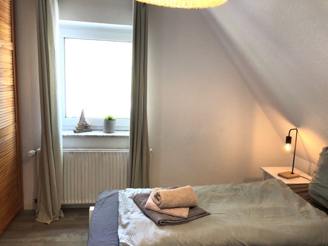 Fenster im Schlafzimmer 1