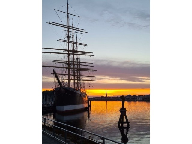 Romatik am Abend im Travemünder Hafen.