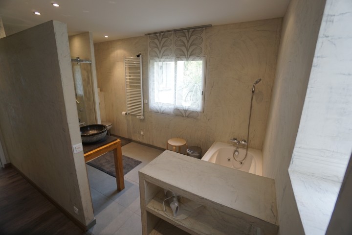 Badezimmer zu Schlafzimmer 1
