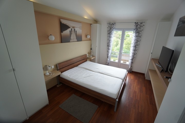 Schlafzimmer 1 mit Ausgang zur Terrasse