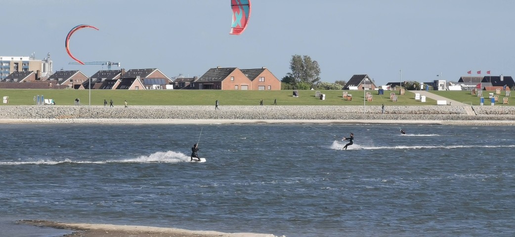 Kite- und Windsurfen direkt vor der Haustür
