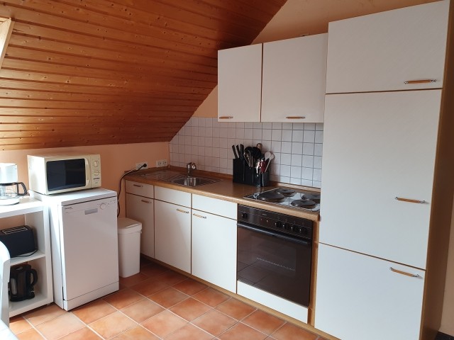 Küchzeile, Backofen, MW, Geschirrspüler