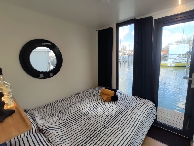 Aussicht vom Schlafzimmer auf den Hafen