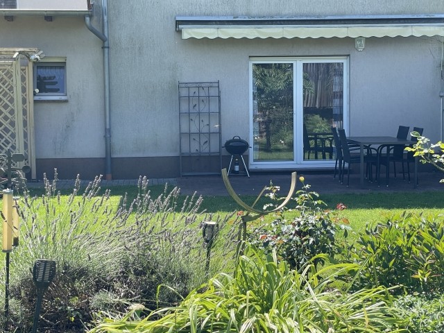 möblierte Terrasse