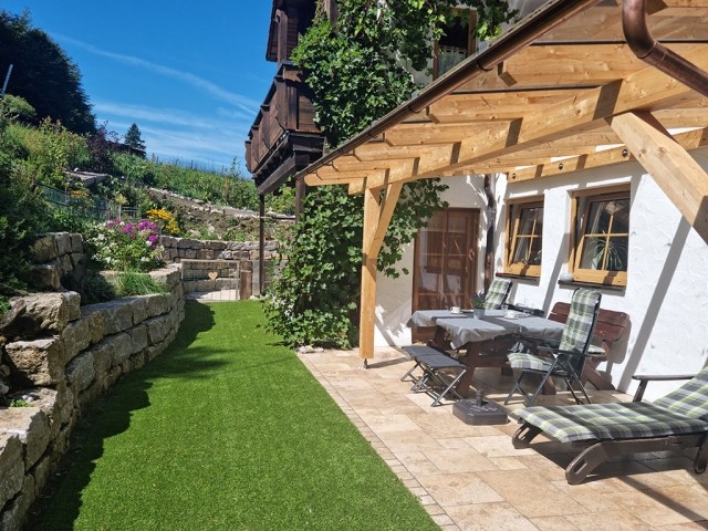 Eigener eingezäunter Terrassen-/Gartenbereich