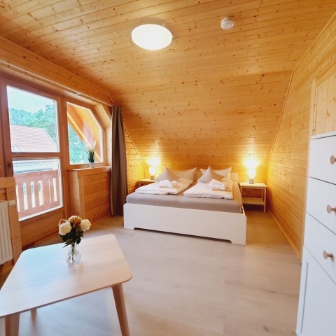 Schlafzimmer 1