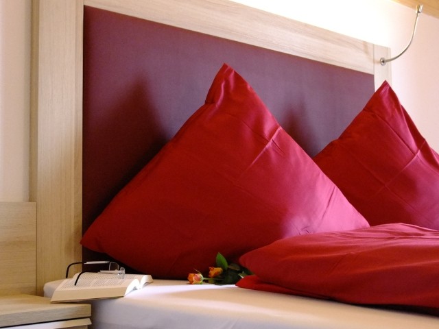 Schlafzimmer mit Doppelbett 240x200cm