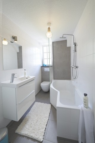 Bad mit Wanne