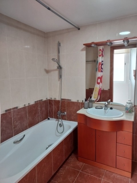 Bad OG mit Wanne und Bidet