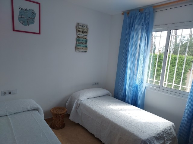 Schlafzimmer 3 mit 2 Einzelbetten im EG