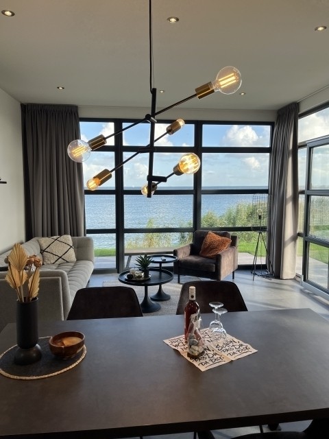Blick aus dem Wohnzimmer auf das Meer