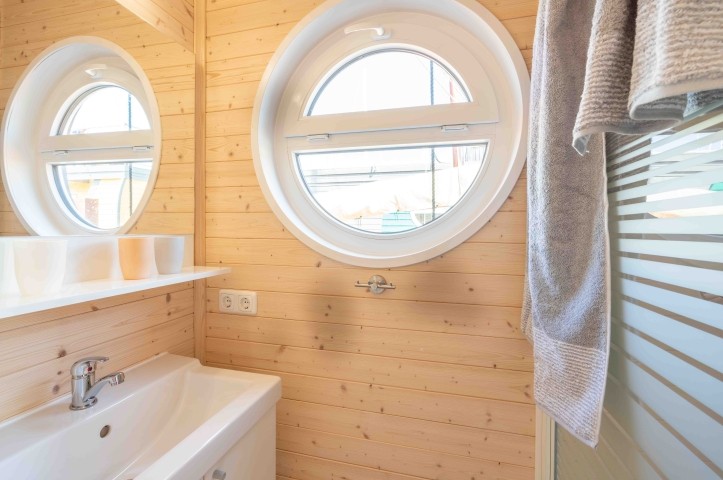 Tageslicht-Bad mit Dusche