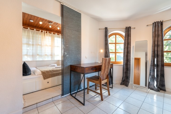 Schlafzimmer 1