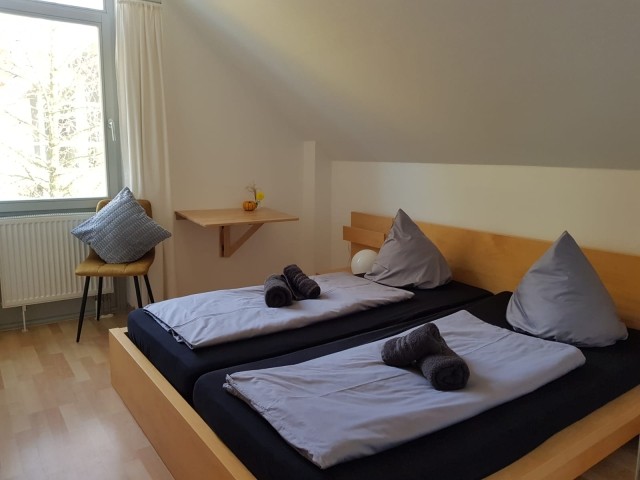 Schlafzimmer 2 DG