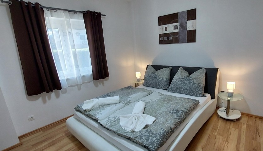 2. Schlafzimmer